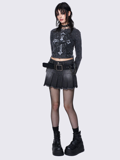 Vegan leather buckle belt in black with stud and chain details in silver-tone square buckle fastening.