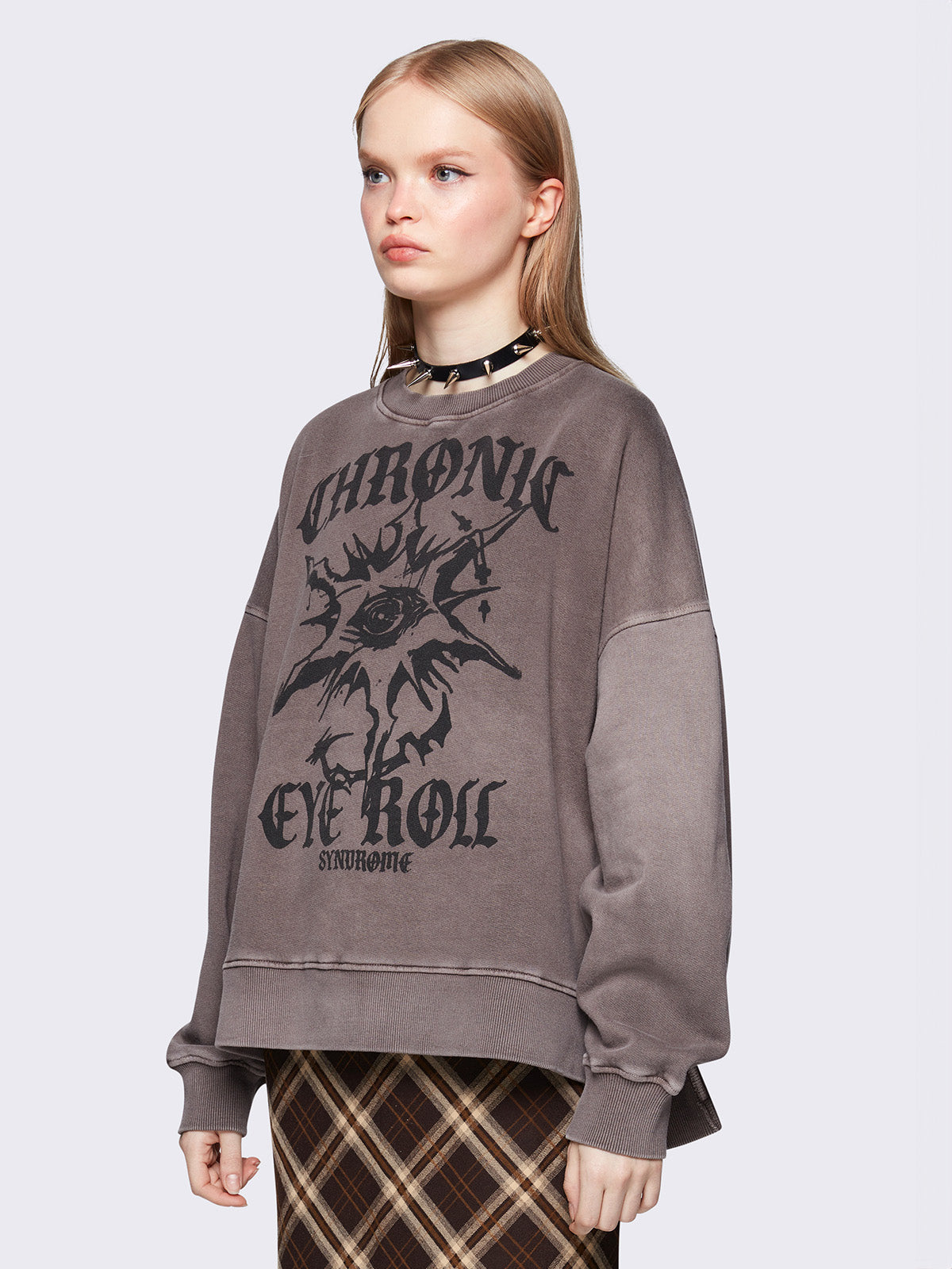 Oversized sweatshirt in washed brown with graphic front print.