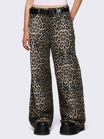 Wide leg baggy jeans in leopard print